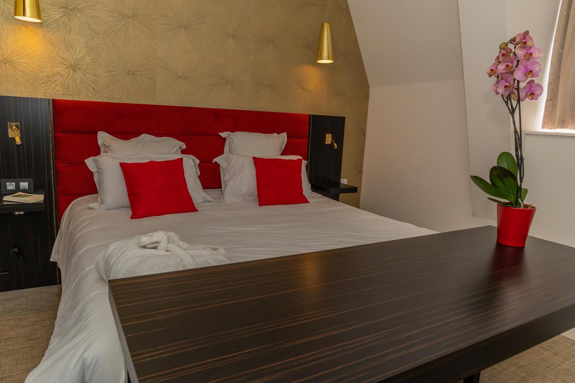 Les 3 Lieux Hotel Les Ponts-de-Cé Eksteriør billede