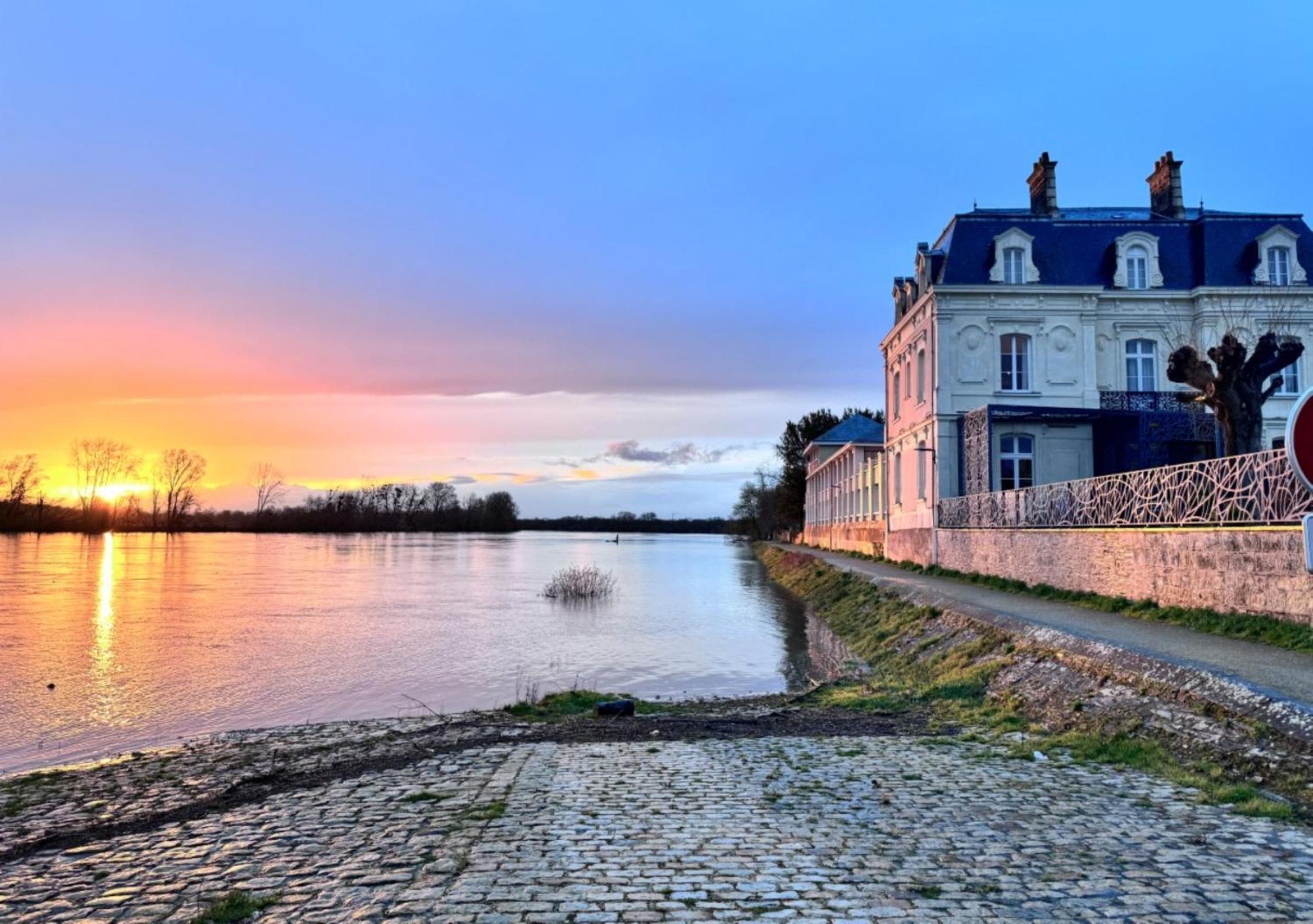Les 3 Lieux Hotel Les Ponts-de-Cé Eksteriør billede