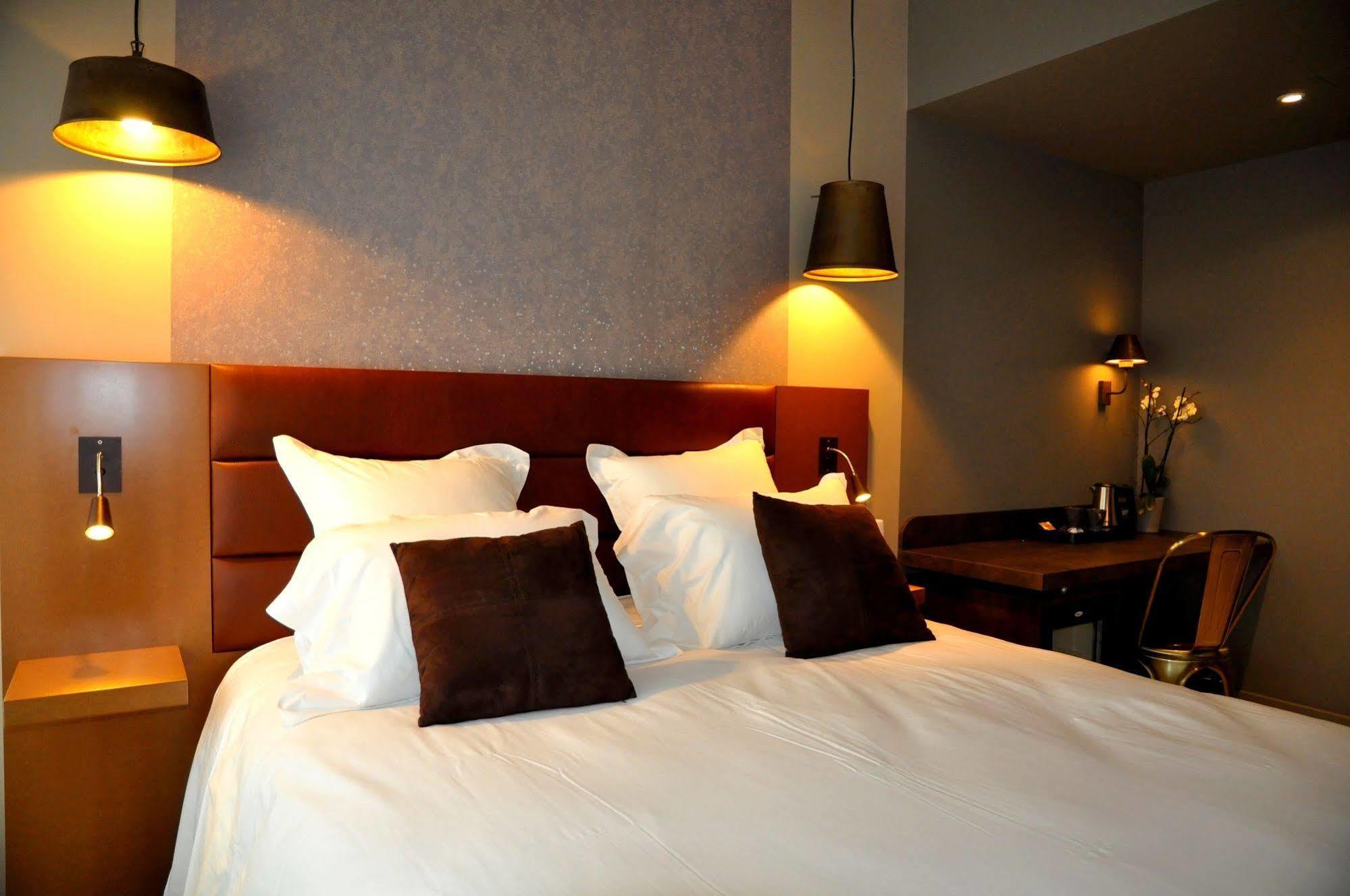 Les 3 Lieux Hotel Les Ponts-de-Cé Eksteriør billede