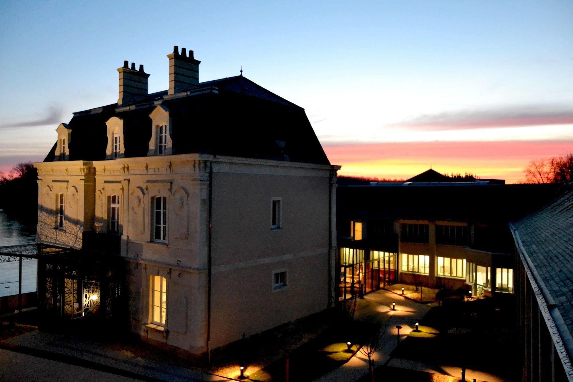 Les 3 Lieux Hotel Les Ponts-de-Cé Eksteriør billede